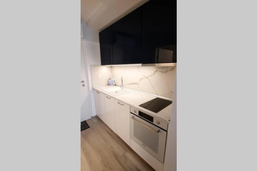 Maria, Modern Studio Apartment With Private Parking Дубровник Екстериор снимка
